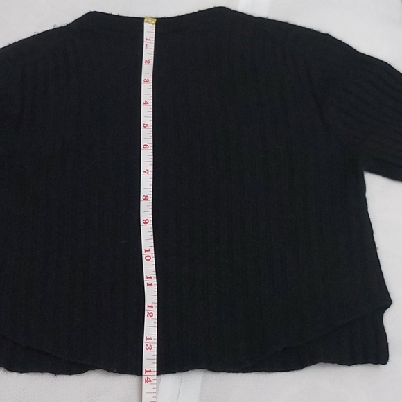 Aritzia Babaton Knit crop fits XS or XXS - Picture 7 of 10